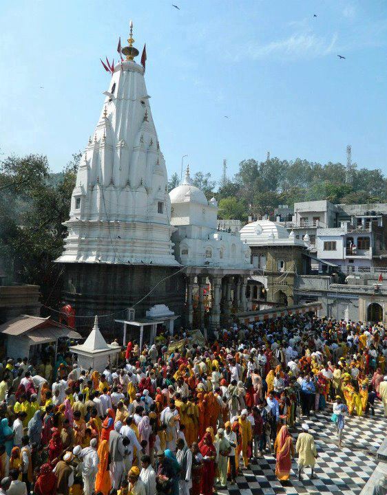 Brijeshwari Devi temple Kangra gathering